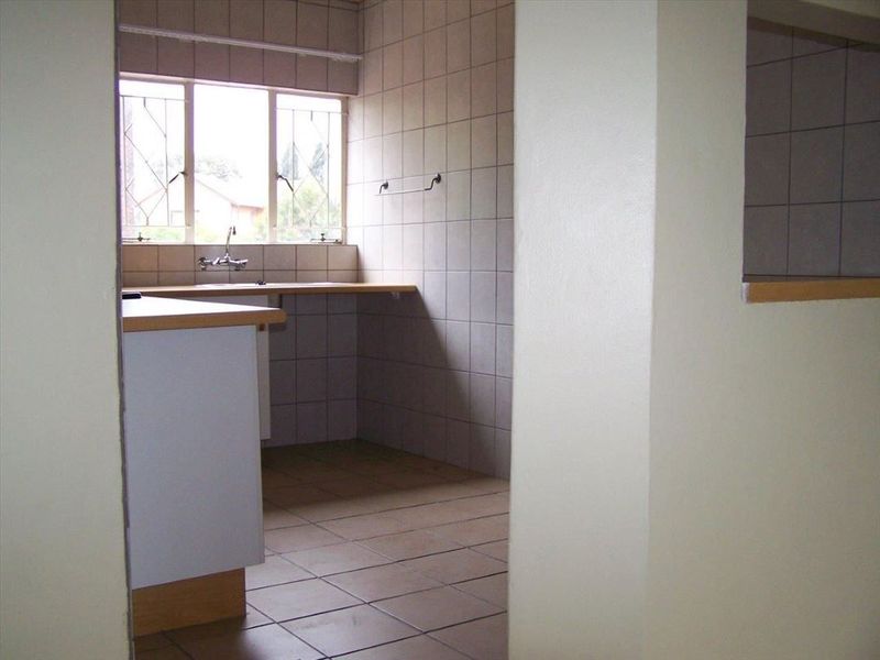 2 Bedroom first floor flat - Photo 10