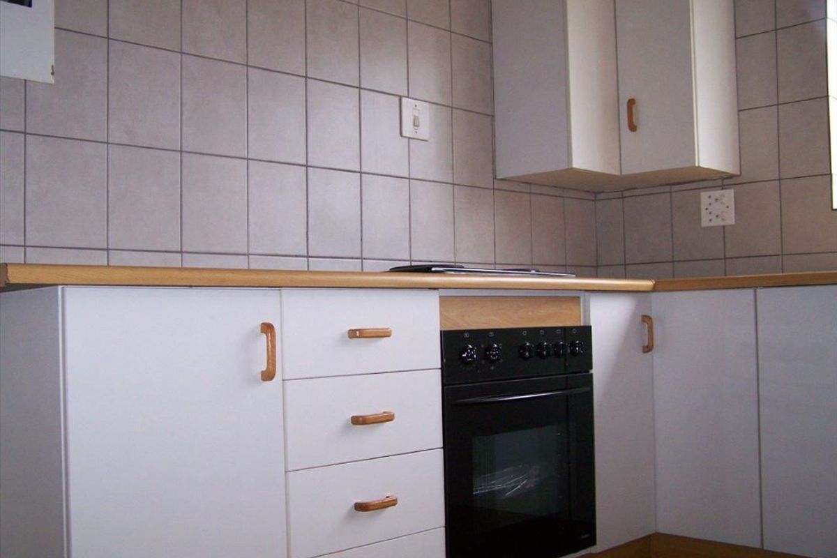 2 Bedroom first floor flat - Photo 5