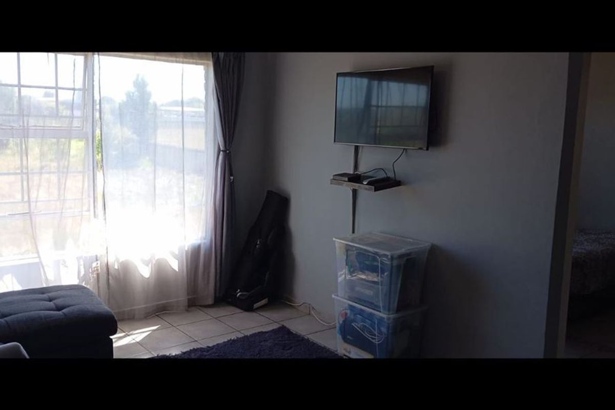 2 Bedroom Apartment for sale - Photo 4