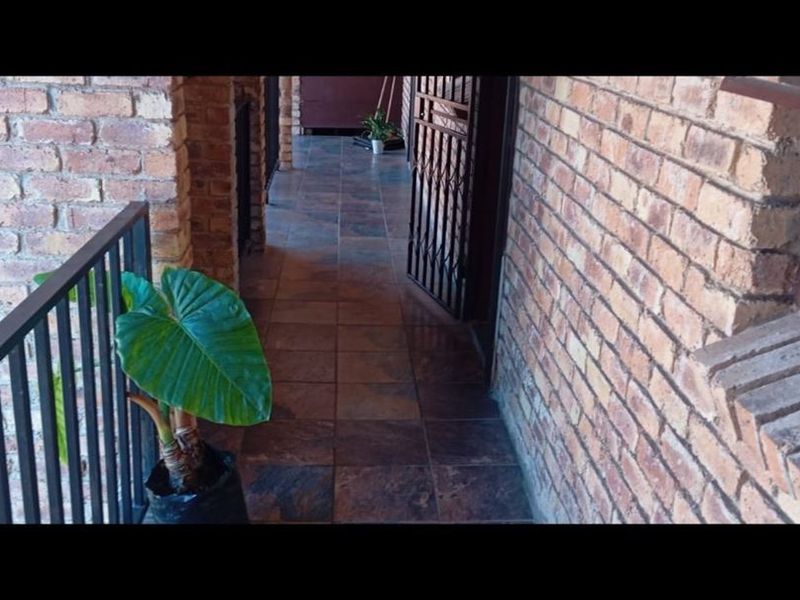2 Bedroom Apartment for sale - Photo 3