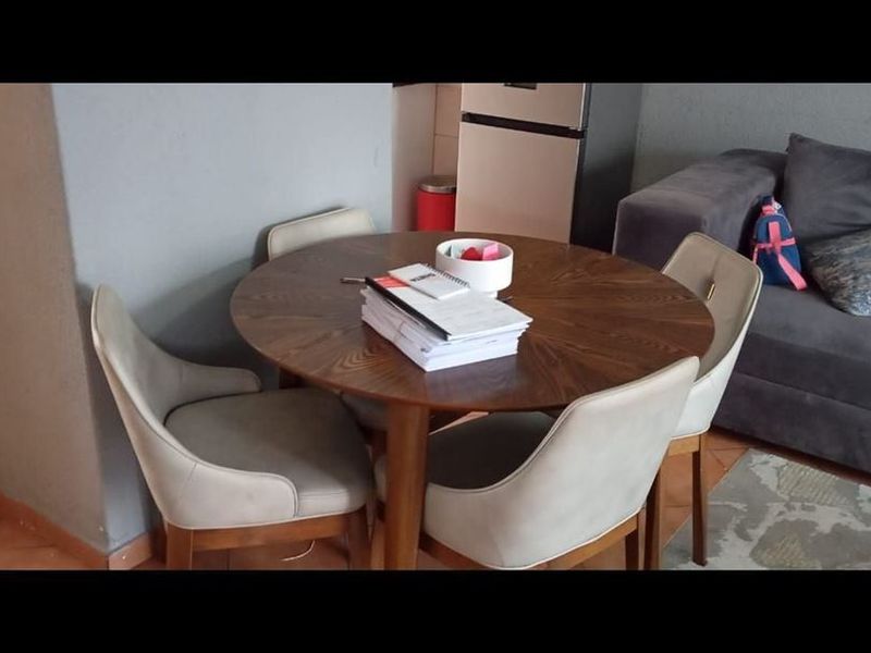 2 Bedroom Townhouse with own private yard - Photo 5