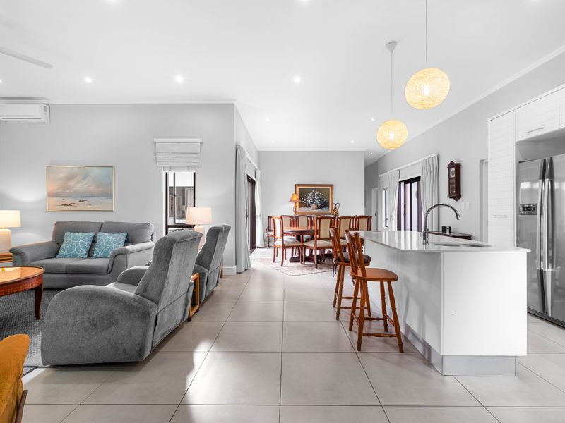 Gorgeous Family Home in Ballito - Photo 3