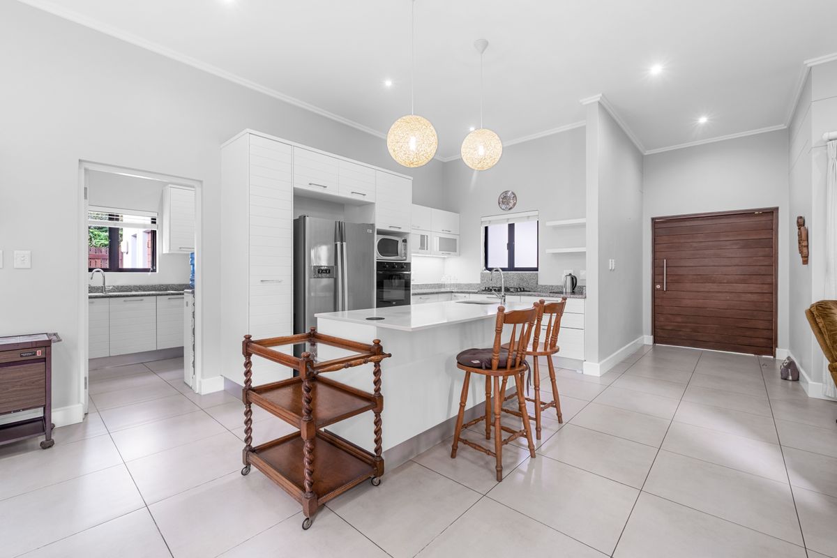 Gorgeous Family Home in Ballito - Photo 5