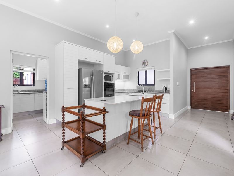 Gorgeous Family Home in Ballito - Photo 5