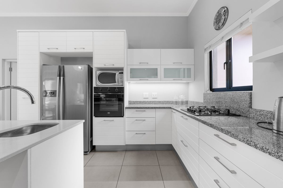 Gorgeous Family Home in Ballito - Photo 4