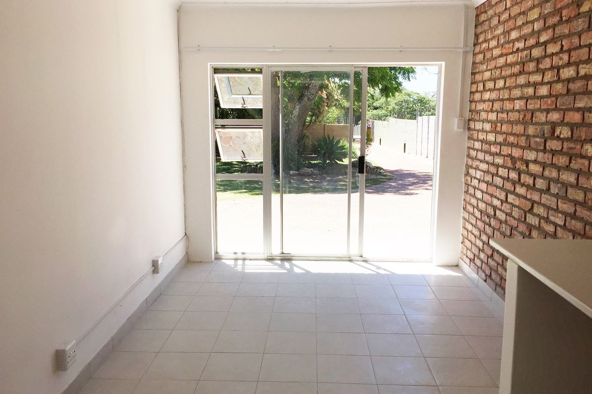 WALMER STUDIO / BACHELOR APARTMENT FOR RENT - Photo 2