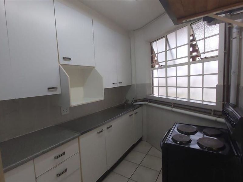 Spacious 1 Bedroom Apartment in Edleen - Photo 10