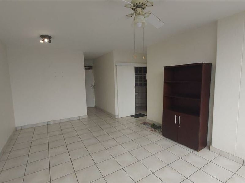 Spacious 1 Bedroom Apartment in Edleen - Photo 7