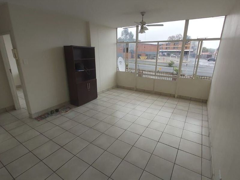 Spacious 1 Bedroom Apartment in Edleen - Photo 5