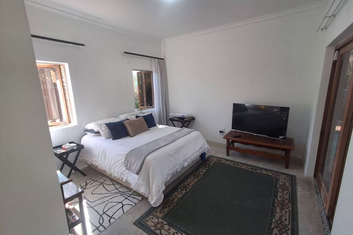 4 Bedroom House For sale In Warwick Benoni with Granny Flat - Photo 2