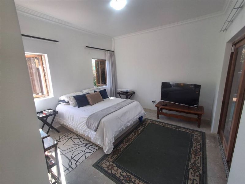 4 Bedroom House For sale In Warwick Benoni with Granny Flat - Photo 2