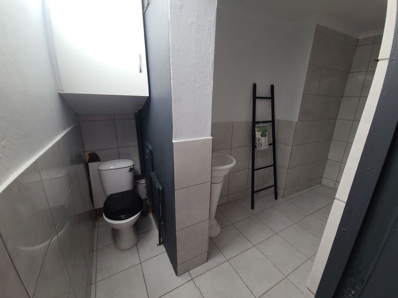 Renovated Garden Cottage To Let - Photo 8