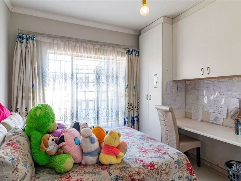 3 Bedroom house for sale close to schools - Photo 8