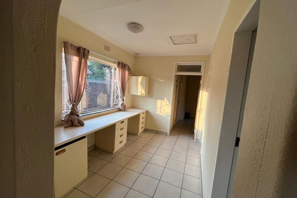 3 Bedroom Townhouse in an elite area - Photo 2
