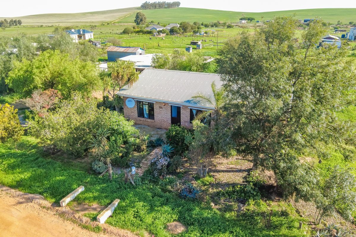 Spacious Smallholding Large Erf in Hooikraal, Moorreesburg - Opportunity for Country Living - Photo 2