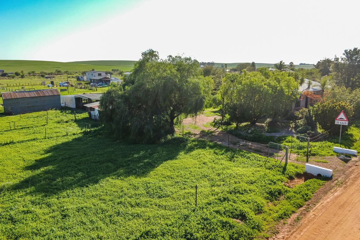 Spacious Smallholding Large Erf in Hooikraal, Moorreesburg - Opportunity for Country Living - Photo 5