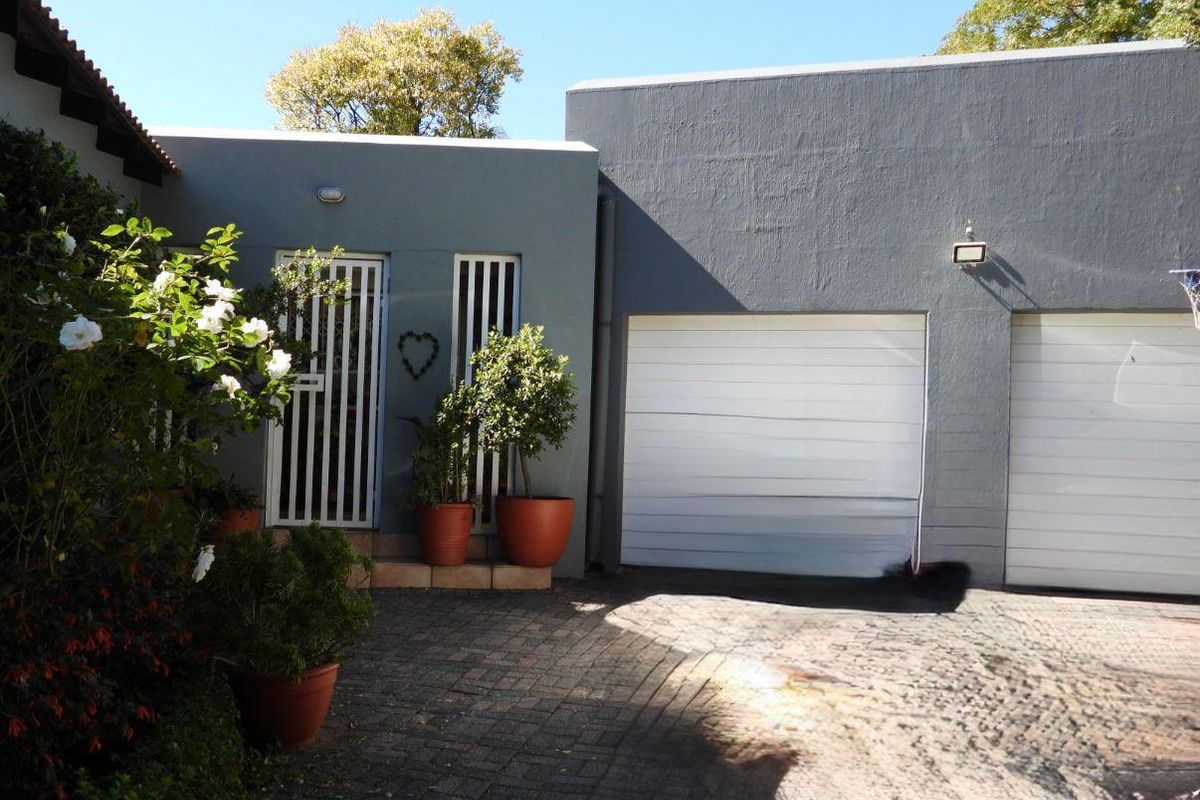 Exclusive Living in Secure Sandown Estate, Sandton - Photo 2
