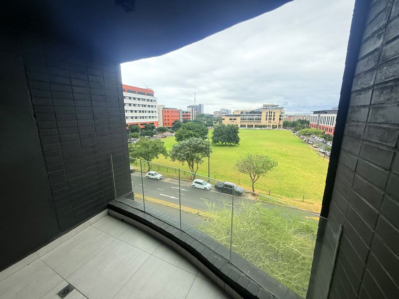 Modern 2 Bedroom, 2 Bathroom Apartment for Sale at The Onyx - Photo 7