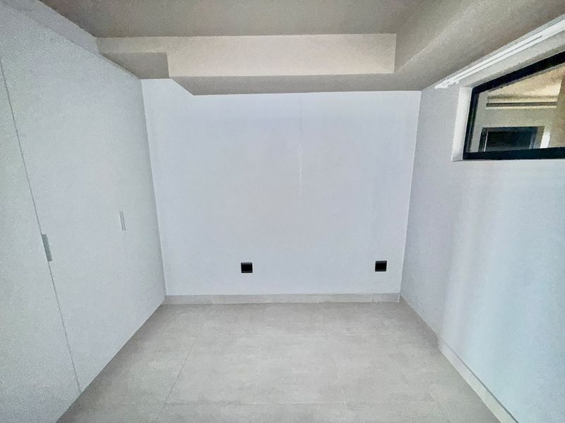 Modern 2 Bedroom, 2 Bathroom Apartment for Sale at The Onyx - Photo 8