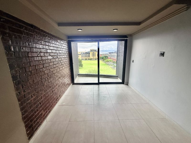 Modern 2 Bedroom, 2 Bathroom Apartment for Sale at The Onyx - Photo 5