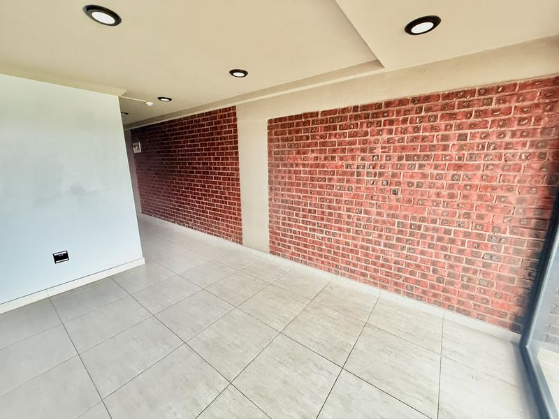Modern 2 Bedroom, 2 Bathroom Apartment for Sale at The Onyx - Photo 4