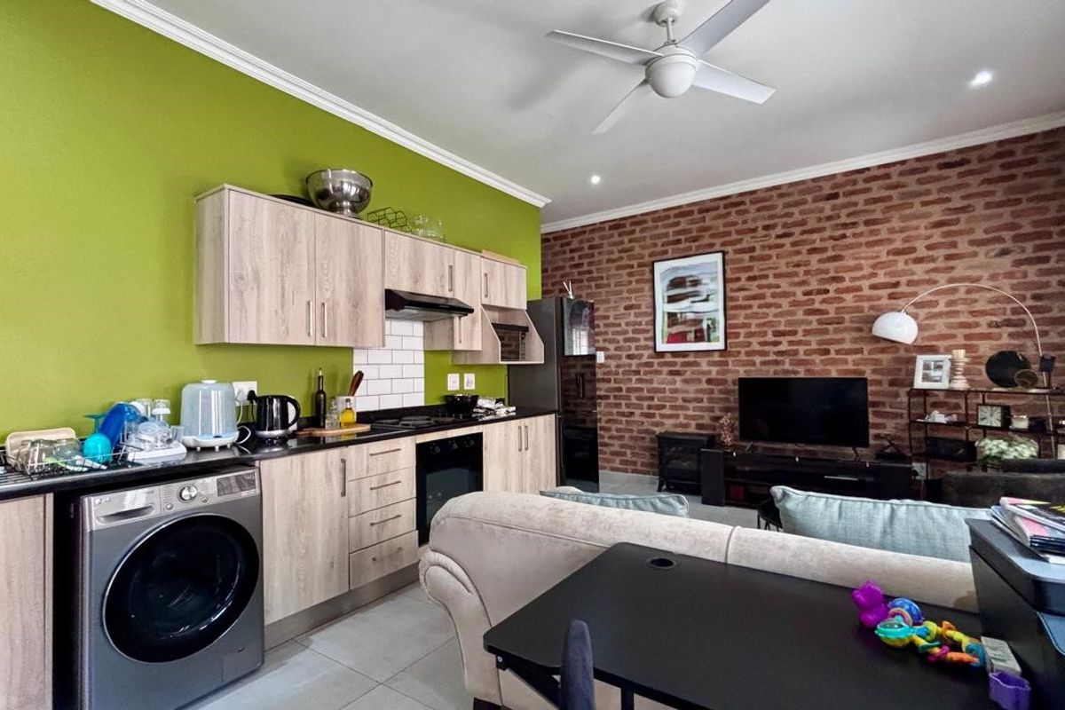 2 BEDROOM APARTMENT TO LET - Photo 4