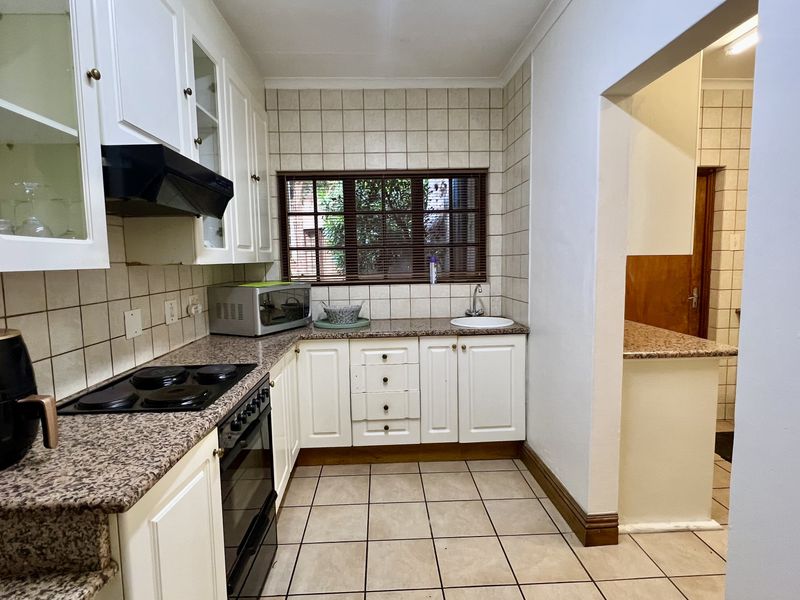 FURNISHED 3 BEDROOM HOUSE TO LET - Photo 6
