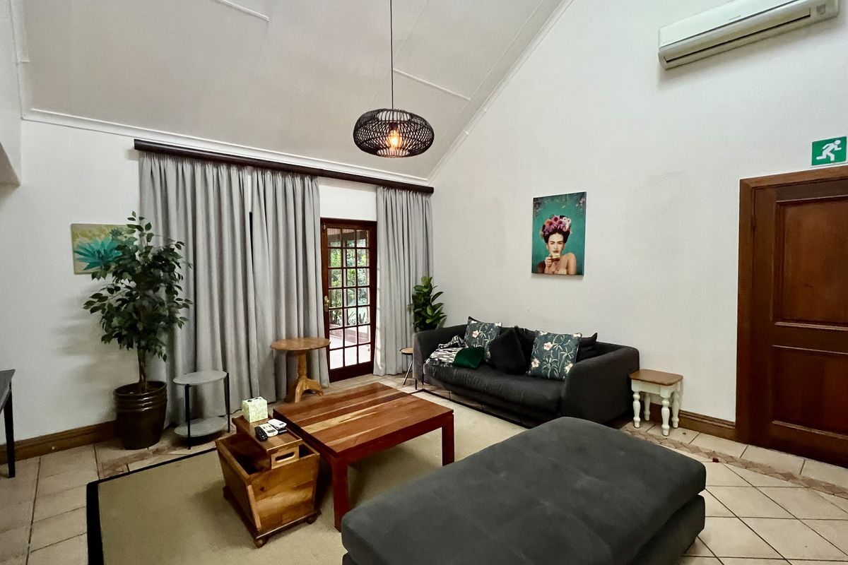 FURNISHED 3 BEDROOM HOUSE TO LET - Photo 3