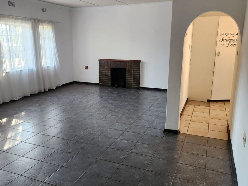 3 Bedroom house with flatlet - Photo 6