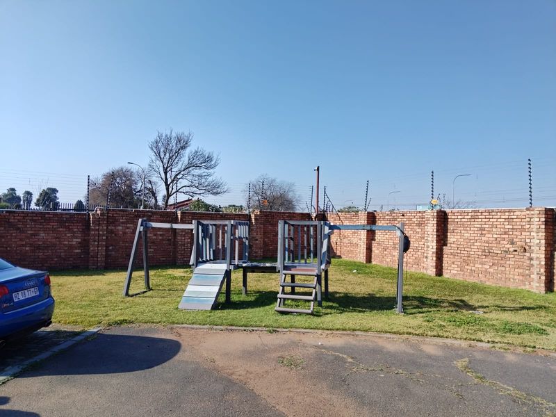 Perfect Starter Home for First-Time Buyers in Edleen - Photo 2