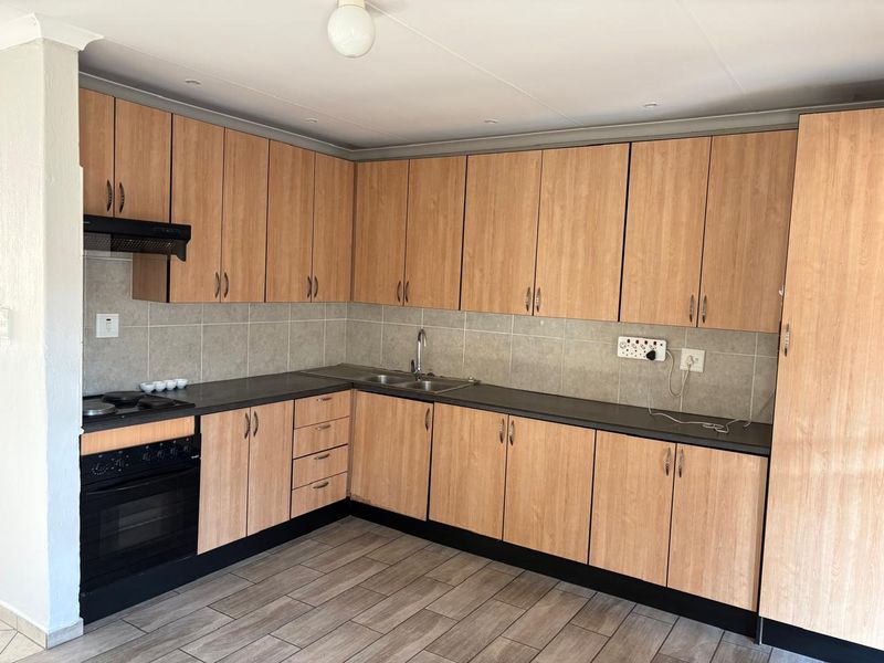 3 Bedroom House - Photo 1