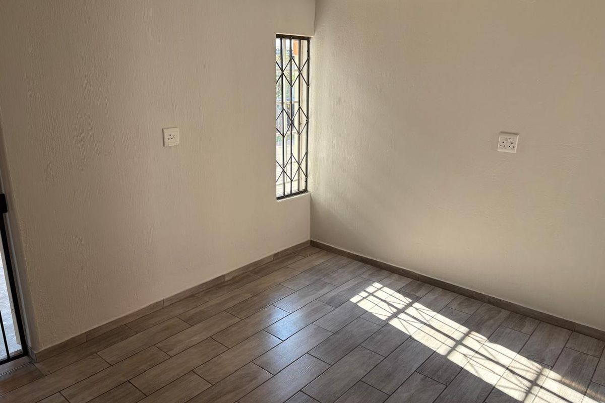 3 Bedroom House - Photo 5