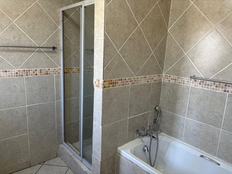 3 Bedroom House - Photo 10