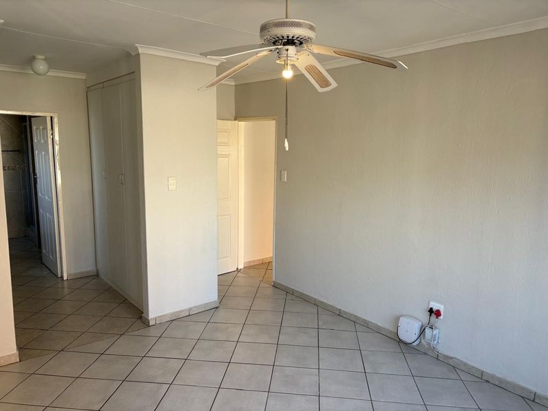 3 Bedroom House - Photo 8