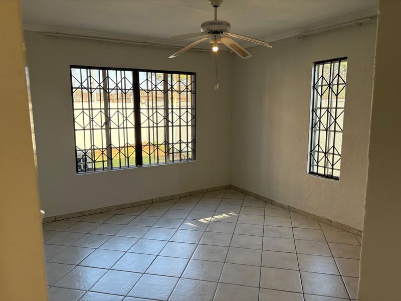 3 Bedroom House - Photo 6
