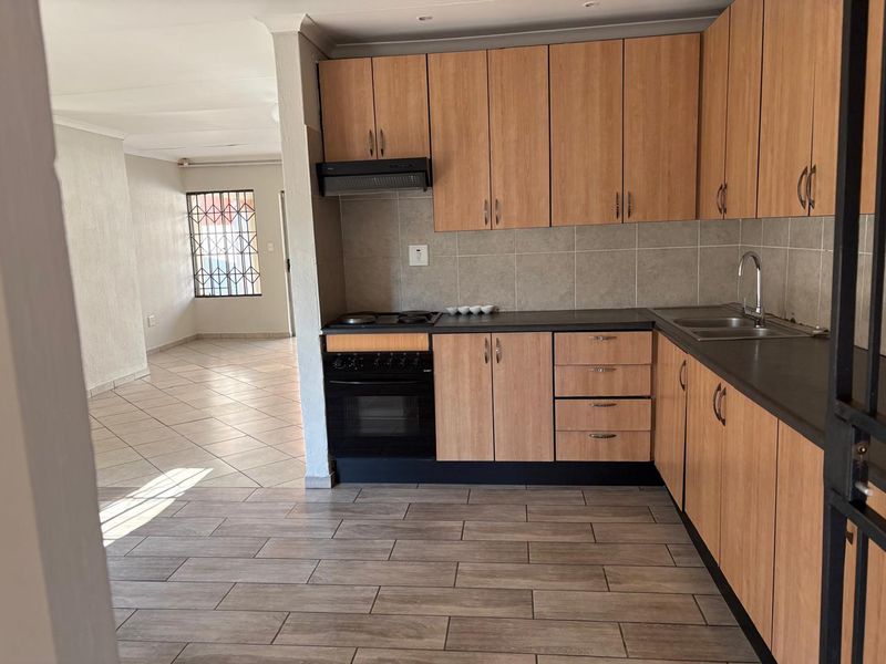 3 Bedroom House - Photo 4