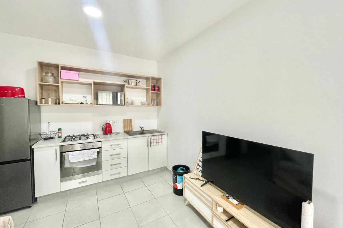 Modern 1-Bedroom Ground Floor Apartment To Rent in Sheffield Hills Estate – Available 1 July 2026 - Photo 5