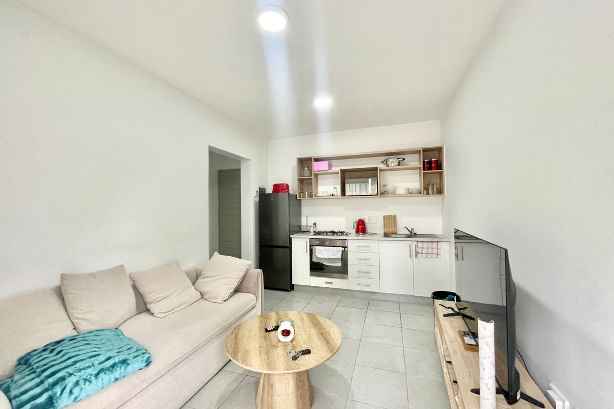Modern 1-Bedroom Ground Floor Apartment To Rent in Sheffield Hills Estate – Available 1 July 2026 - Photo 3