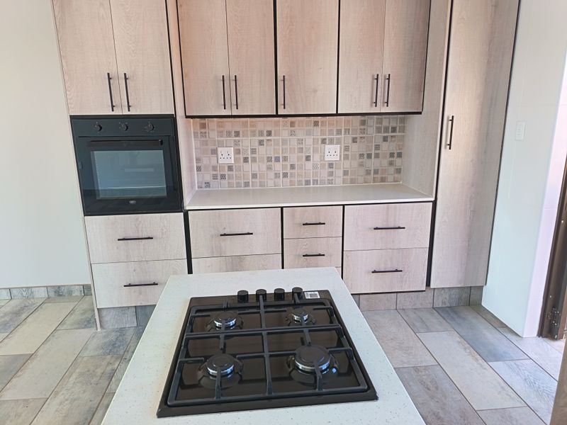 Brand new modern townhouse retirement complex in Riversdale - Photo 6