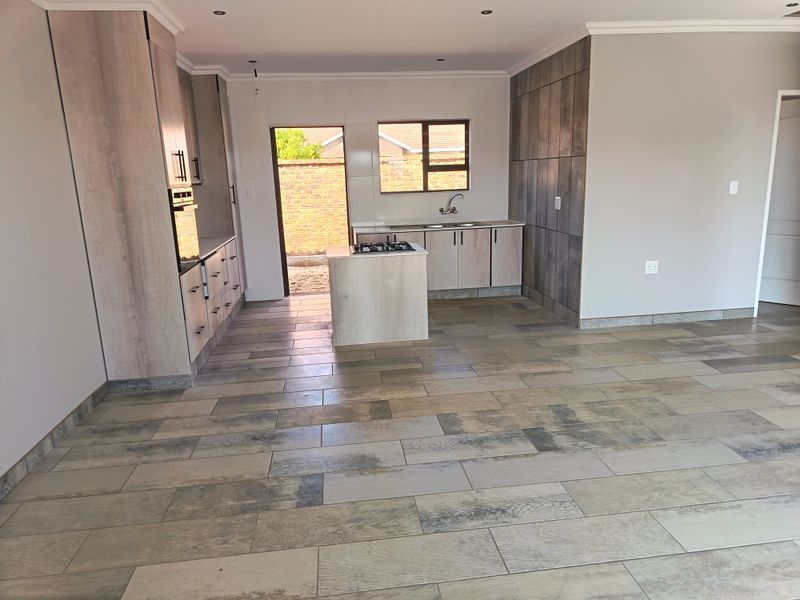 Brand new modern townhouse retirement complex in Riversdale - Photo 4