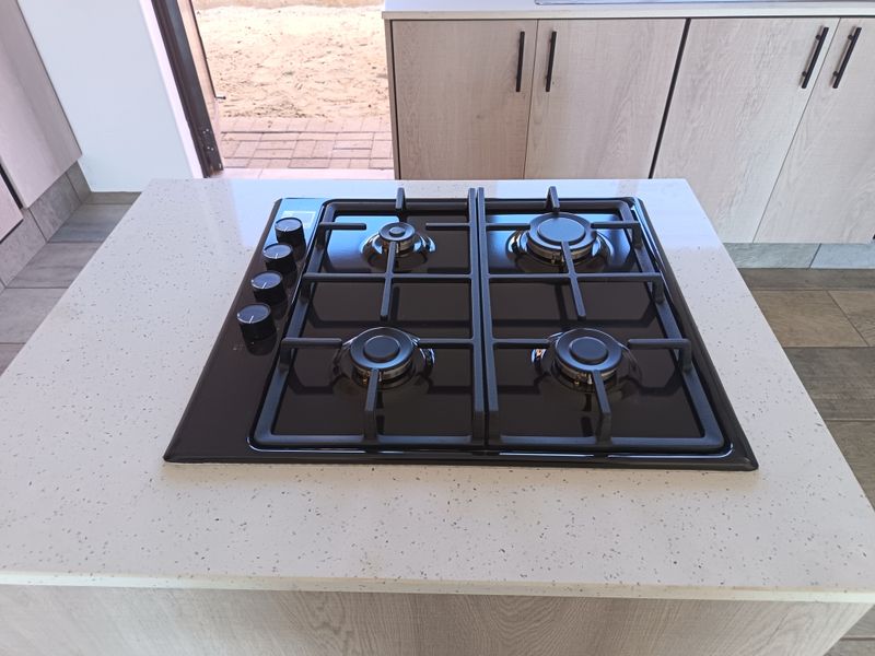 Brand new modern townhouse retirement complex in Riversdale - Photo 5