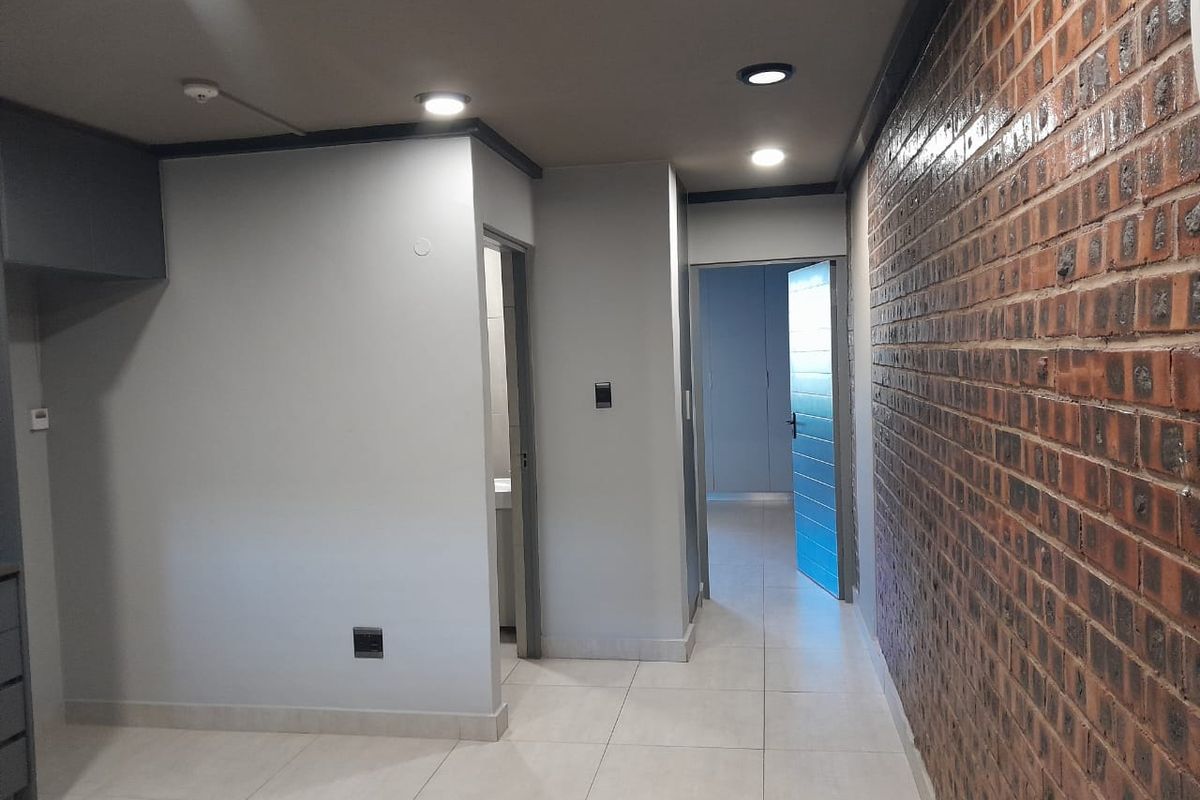 1 Bedroom, 1 Bathroom Apartment for Sale – The Onyx, Umhlanga Ridge - AIR BNB FRIENDLY - Photo 5