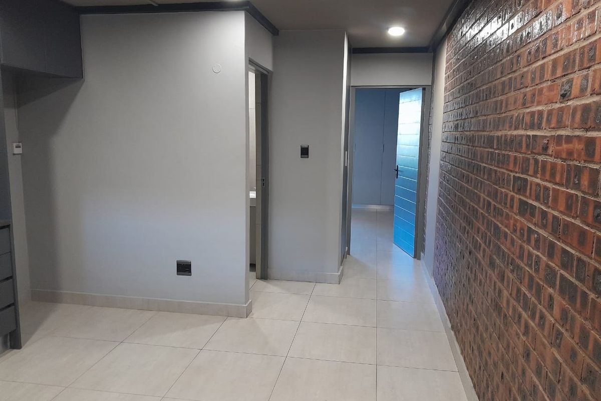 1 Bedroom, 1 Bathroom Apartment for Sale – The Onyx, Umhlanga Ridge - AIR BNB FRIENDLY - Photo 4