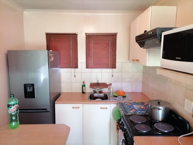 1 BEDROOM FIRST FLOOR UNIT - Photo 1