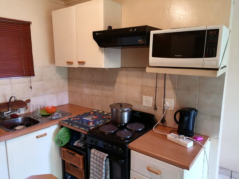 1 BEDROOM FIRST FLOOR UNIT - Photo 2