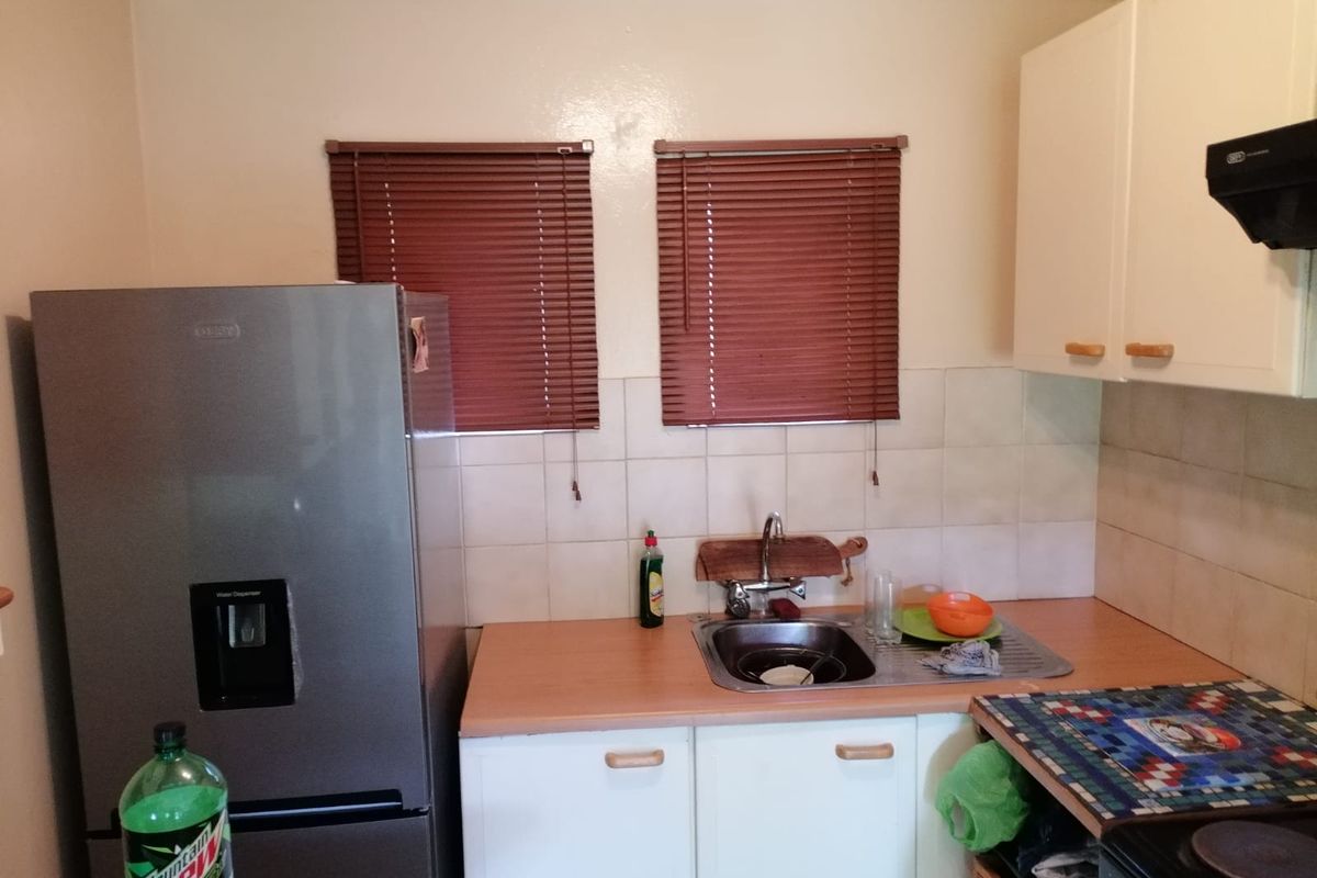 1 BEDROOM FIRST FLOOR UNIT - Photo 4
