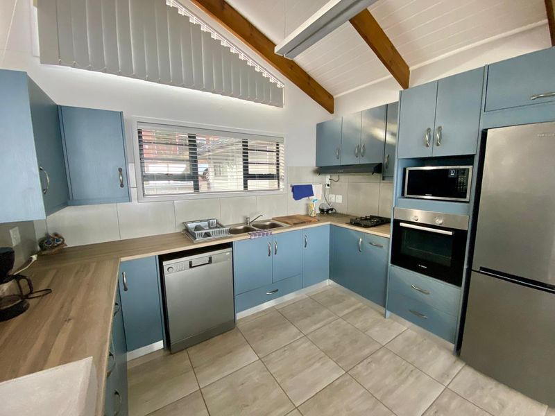 Wake up to breathtaking ocean views every day in this beautifully designed coastal home. - Photo 3