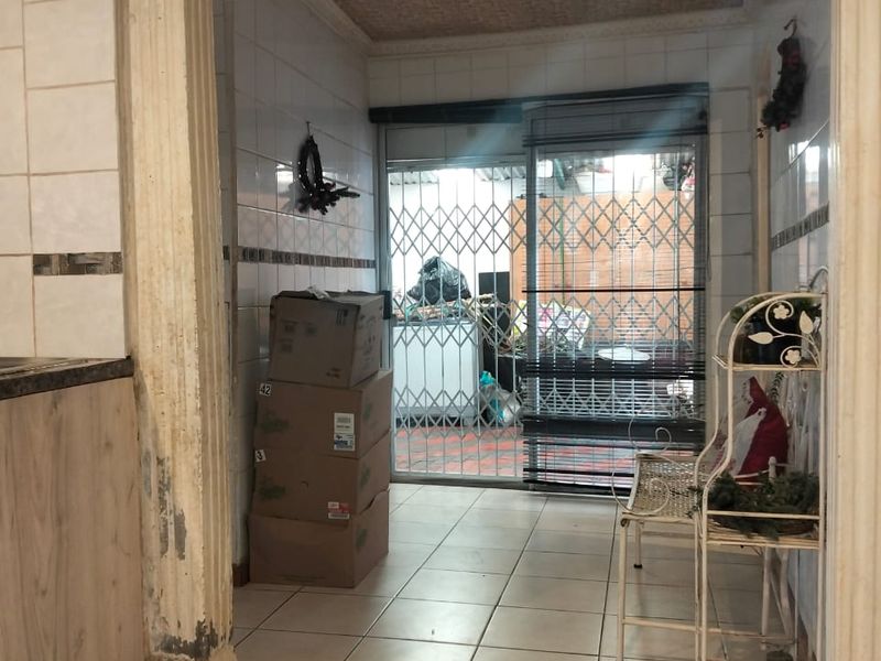 3 BED 1 BATH HOUSE WITH FLATLET FOR SALE - Photo 7