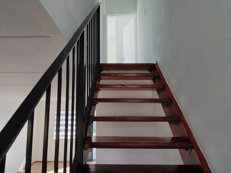 2-Bedroom, 1-Bathroom Duplex Townhose.in Edleen. Ideal for a Person starting out in the property mar - Photo 6