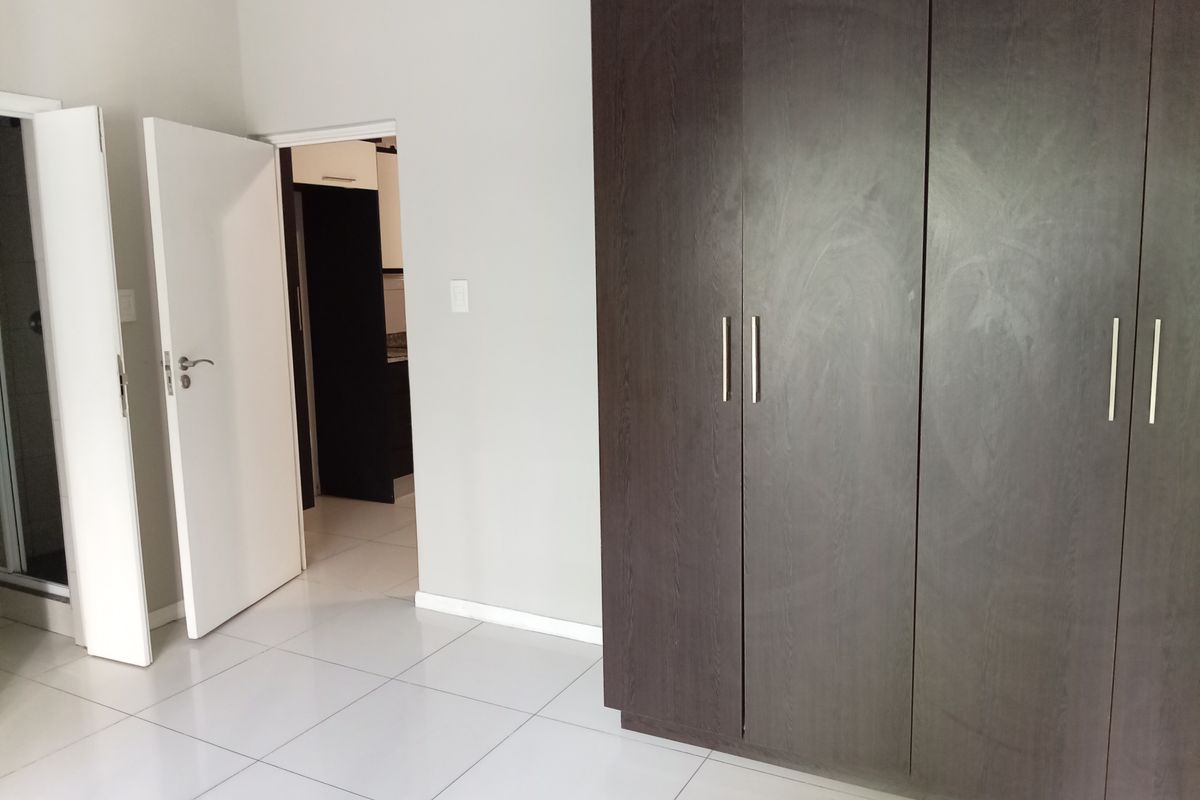 *Luxury 1 Bedroom Apartment in Urban Park, Umhlanga* - Photo 5